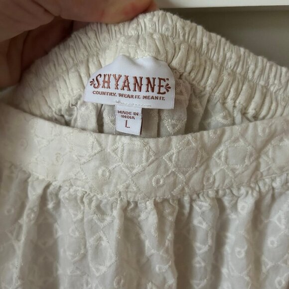Shyanne Women’s White Eyelet Hi-Low Midi Skirt Off White Cream Size Large - Picture 4 of 7